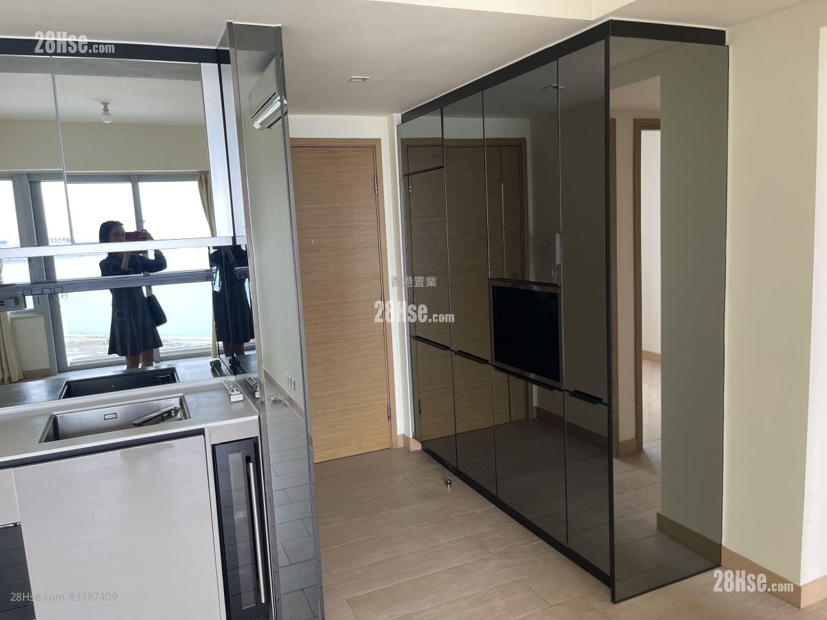 Century Link Rental 3 Bedrooms , 2 Bathrooms 595 ft²