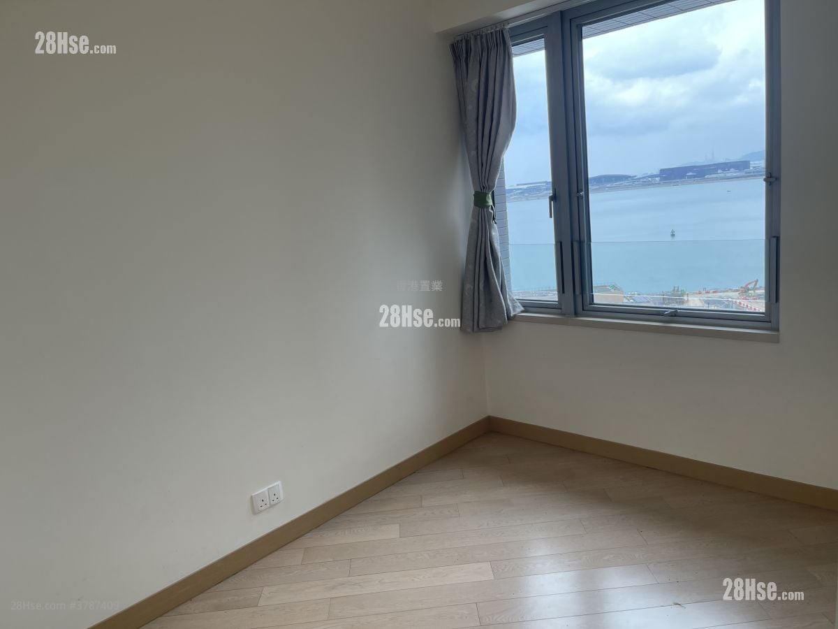 Century Link Rental 3 Bedrooms , 2 Bathrooms 595 ft²