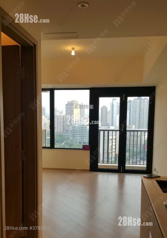 Twin Regency Sell Studio , 1 Bathroom 299 ft²