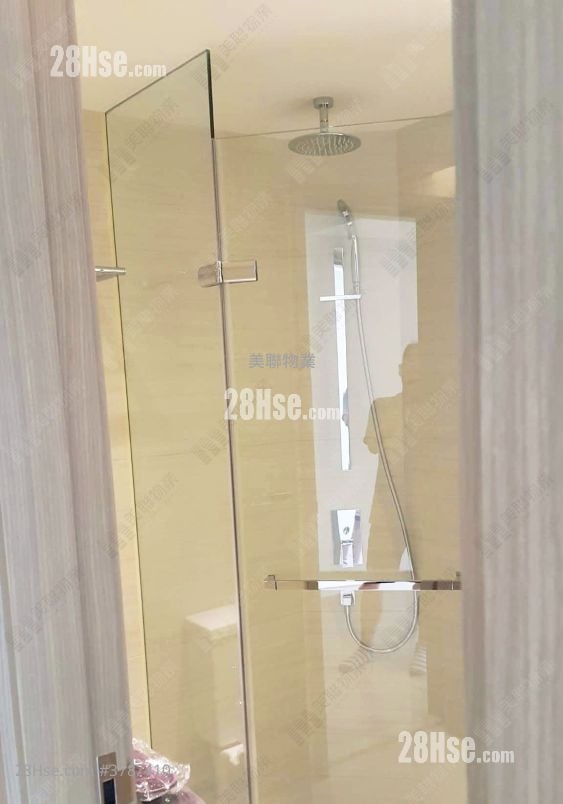 Twin Regency Sell Studio , 1 Bathroom 299 ft²