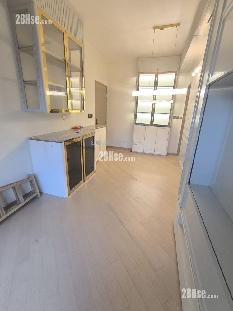 Mayfair By The Sea 8 Sell 3 Bedrooms , 2 Bathrooms 677 ft²