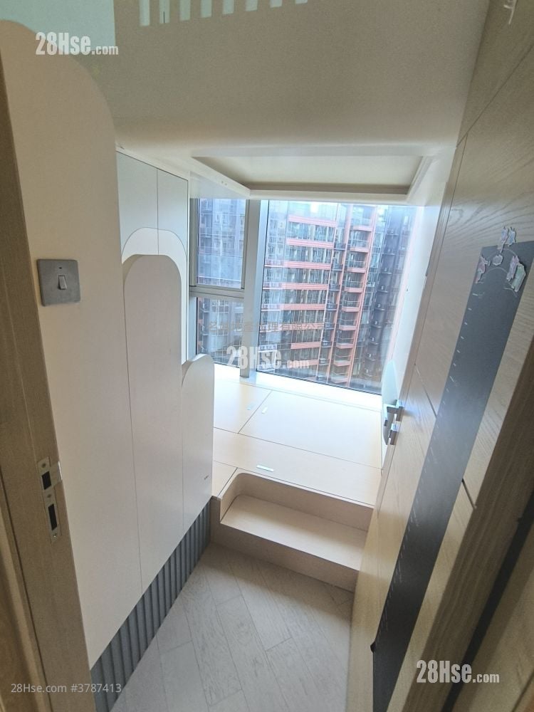 Mayfair By The Sea 8 Sell 3 Bedrooms , 2 Bathrooms 677 ft²