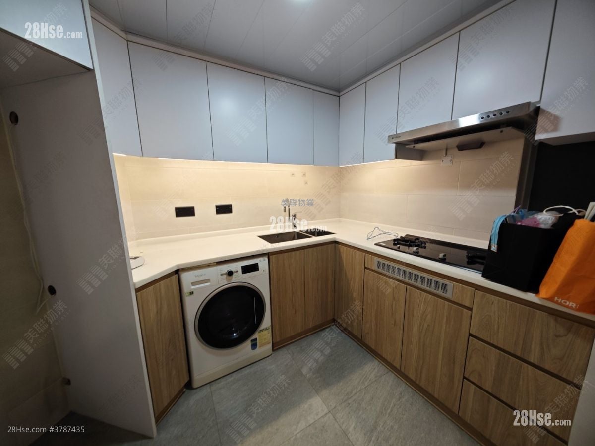 Kingswood Villas Sell 3 Bedrooms 636 ft²