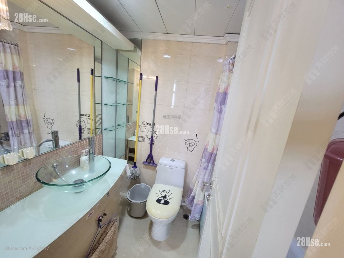 Central Park Towers Sell 2 Bedrooms , 1 Bathroom 502 ft²