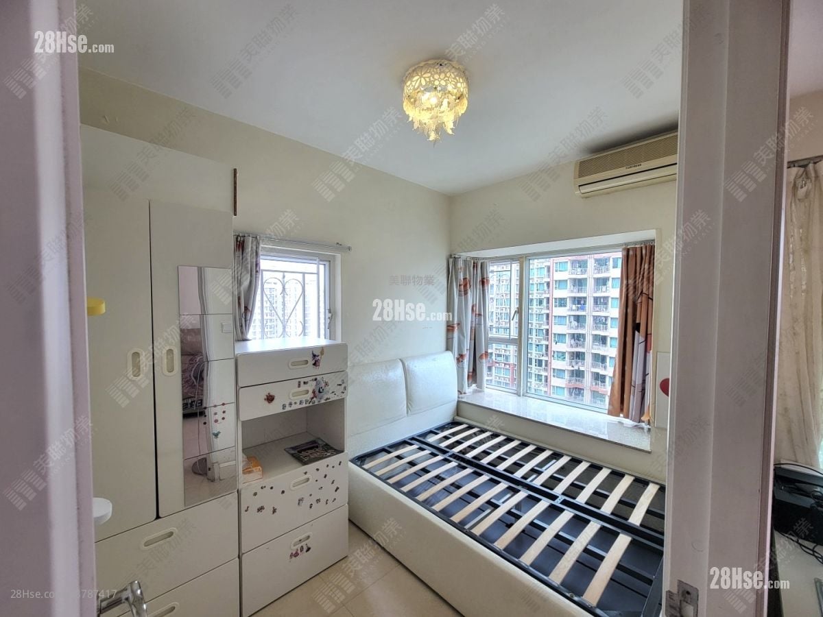 Central Park Towers Sell 2 Bedrooms , 1 Bathroom 502 ft²