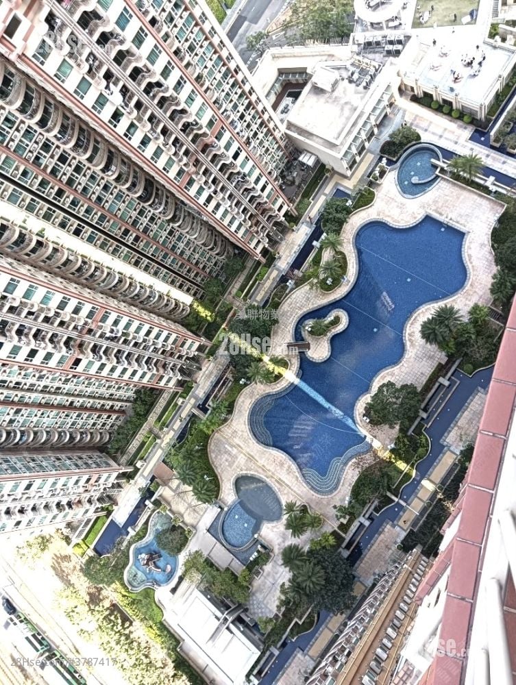 Central Park Towers Sell 2 Bedrooms , 1 Bathroom 502 ft²