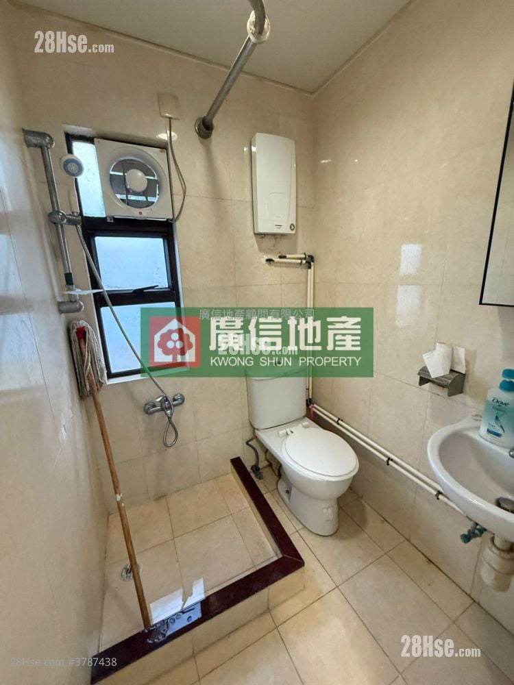 荣富大厦 租盘 3 房 , 1 浴室 374 平方尺