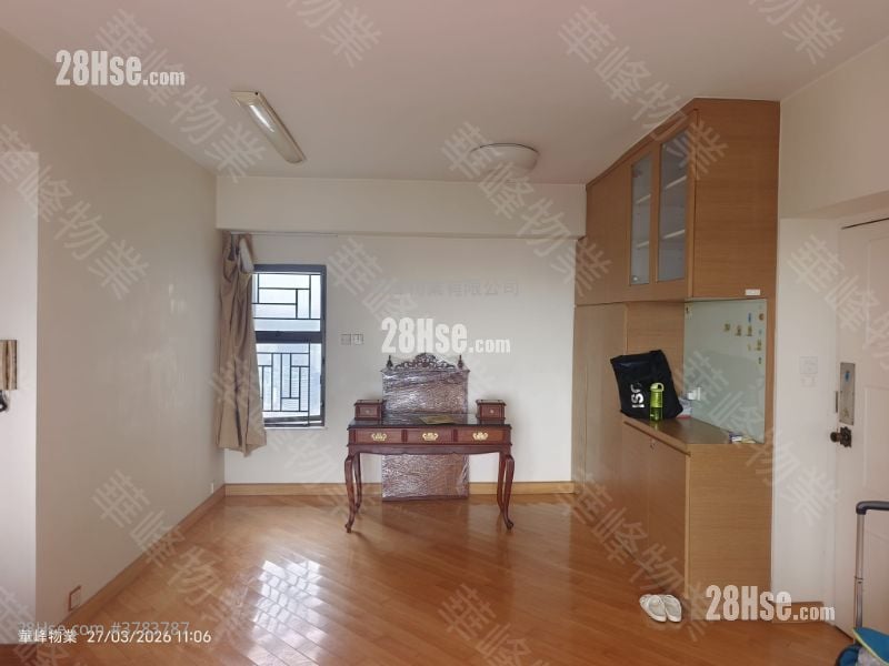 华景山庄 售盘 3 房 , 1 浴室 700 平方尺