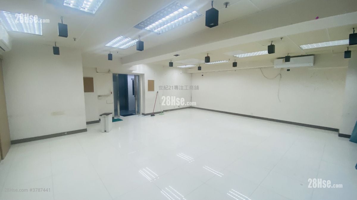 Concord Commercial Building Rental 2 Toilets 700 ft²