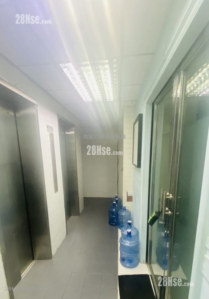 Concord Commercial Building Rental 2 Toilets 700 ft²