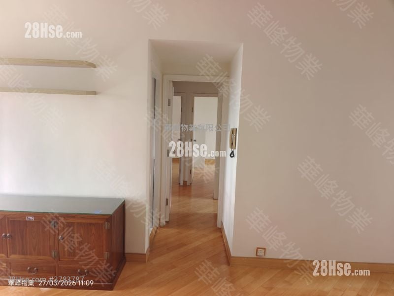 华景山庄 售盘 3 房 , 1 浴室 700 平方尺