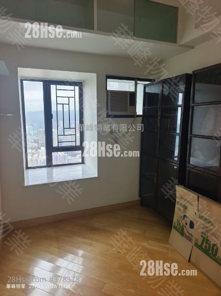 华景山庄 售盘 3 房 , 1 浴室 700 平方尺