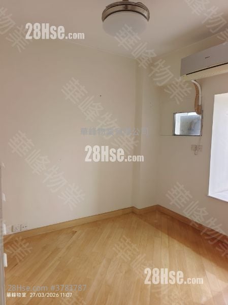 华景山庄 售盘 3 房 , 1 浴室 700 平方尺