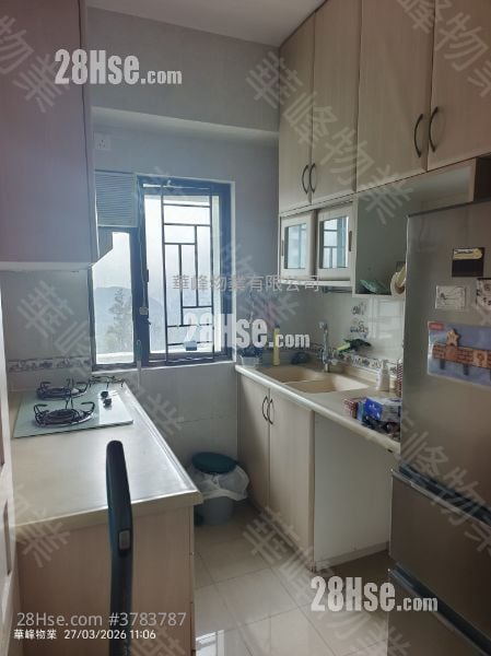 华景山庄 售盘 3 房 , 1 浴室 700 平方尺