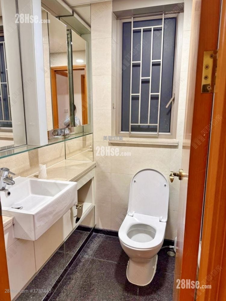 Vision City Rental 4 Bedrooms , 2 Bathrooms 741 ft²