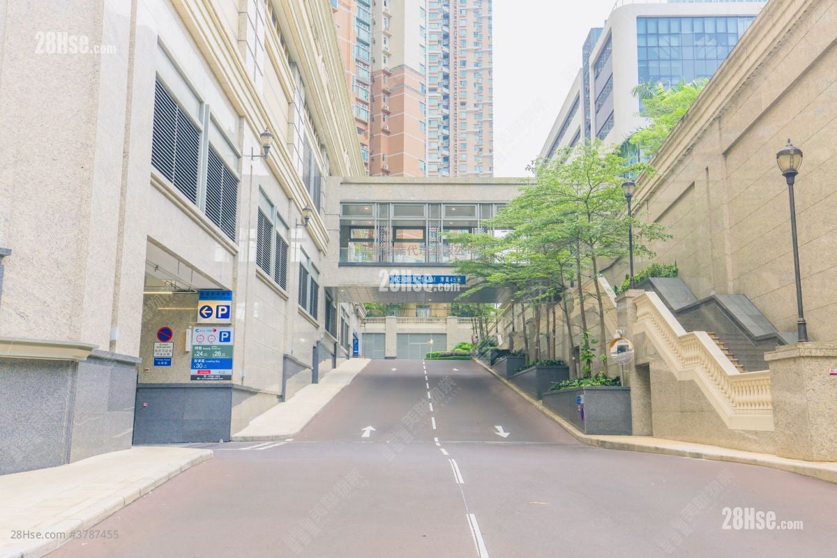 Metro Town Sell 2 Bedrooms 642 ft²