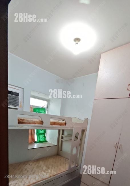 Kui Fat Building Sell 3 Bedrooms , 2 Bathrooms 593 ft²