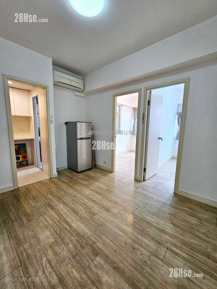 Wah To Building Sell 2 Bedrooms , 1 Bathroom 302 ft²