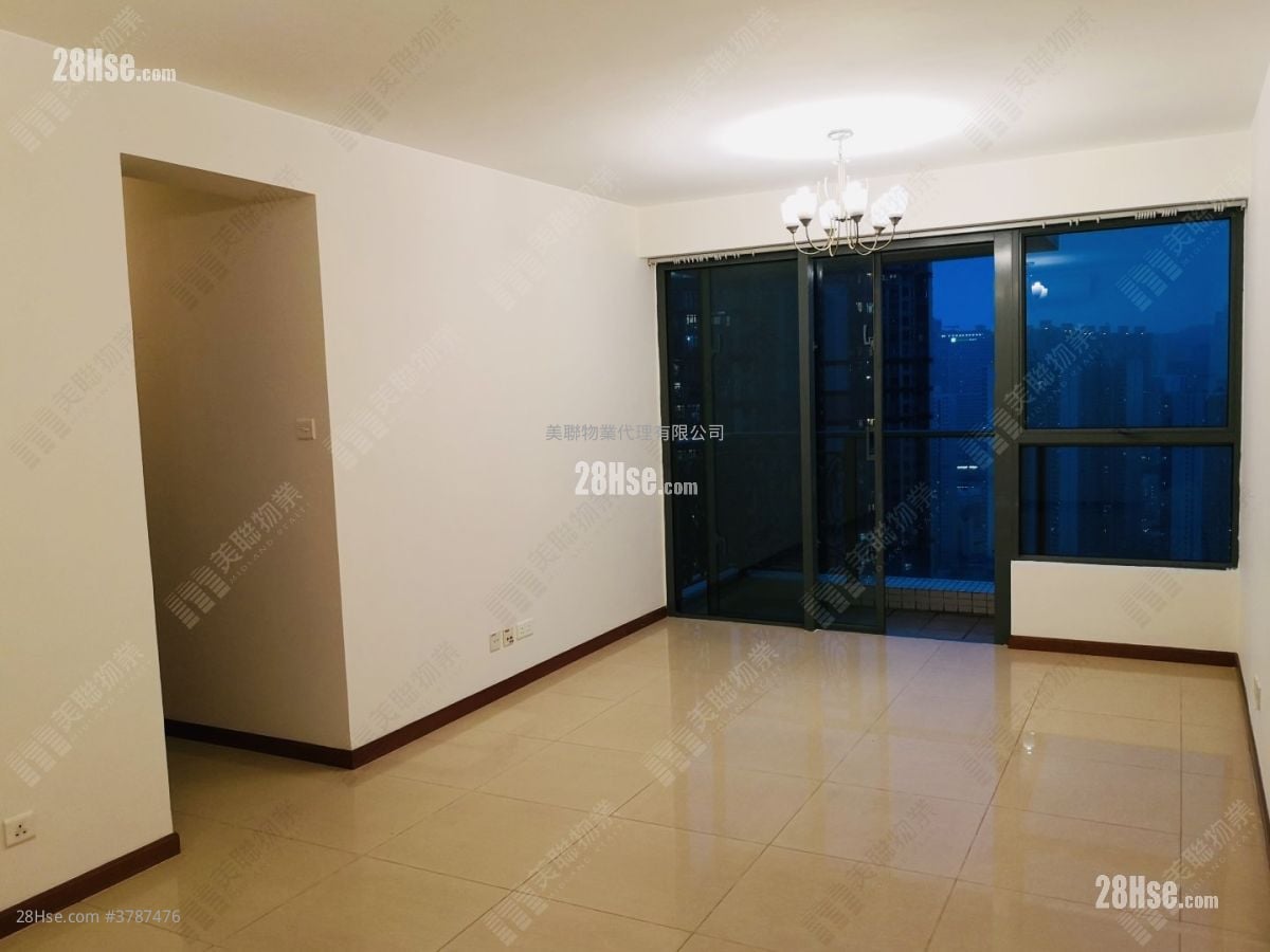 Residence Oasis Sell 4 Bedrooms 850 ft²