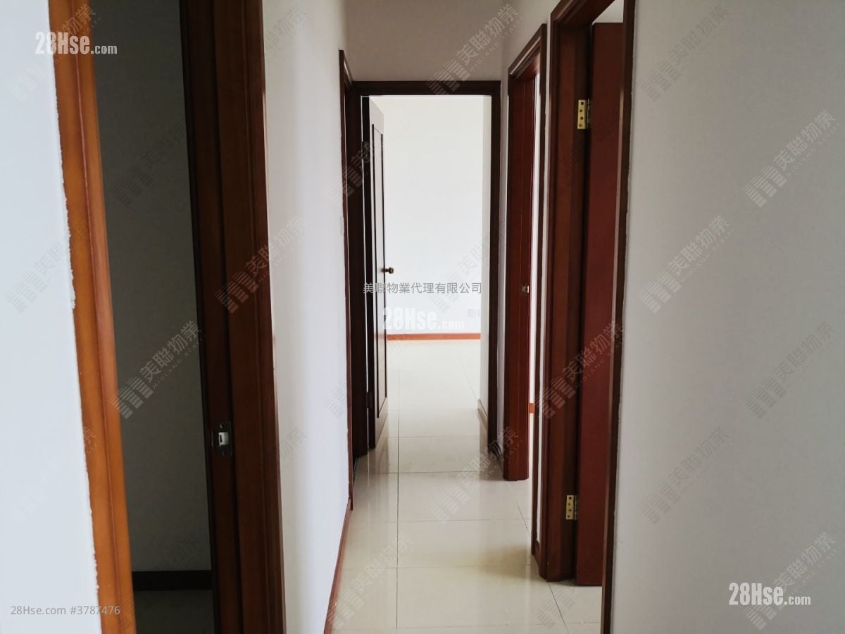 Residence Oasis Sell 4 Bedrooms 850 ft²