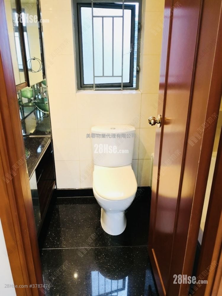 Residence Oasis Sell 4 Bedrooms 850 ft²