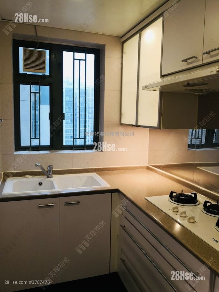 Residence Oasis Sell 4 Bedrooms 850 ft²