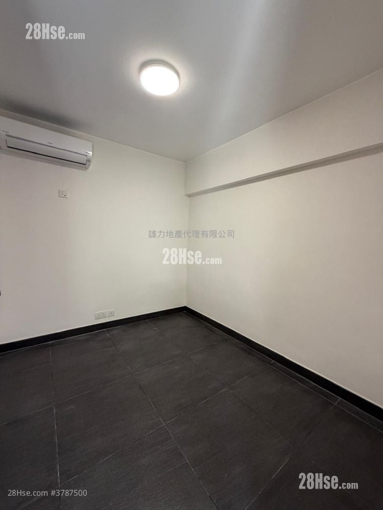 Village Rental 3 Bedrooms , 1 Bathroom 630 ft²