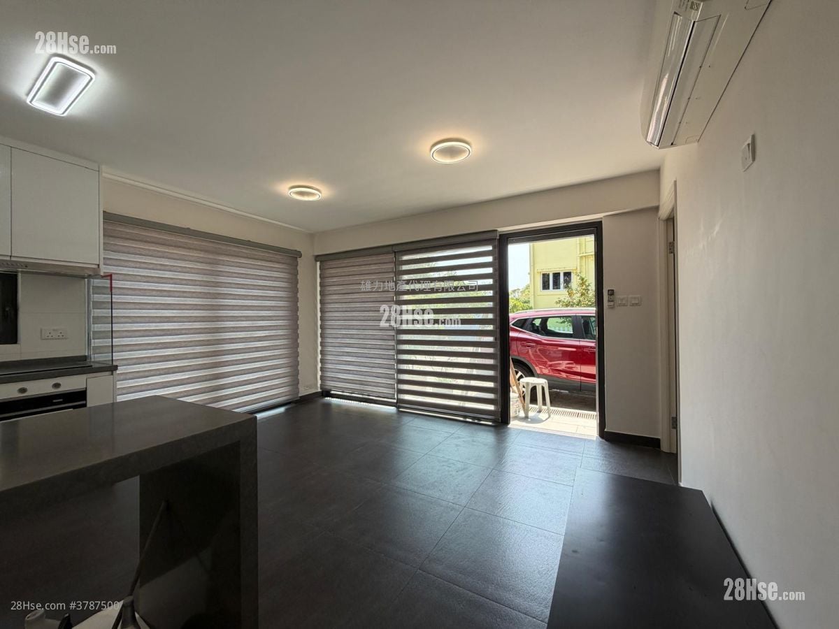 Village Rental 3 Bedrooms , 1 Bathroom 630 ft²