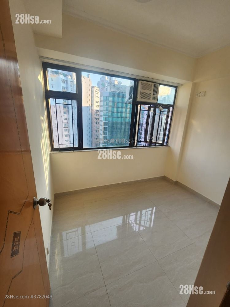 Ngai Hing Mansion Rental 3 Bedrooms , 1 Bathroom 525 ft²