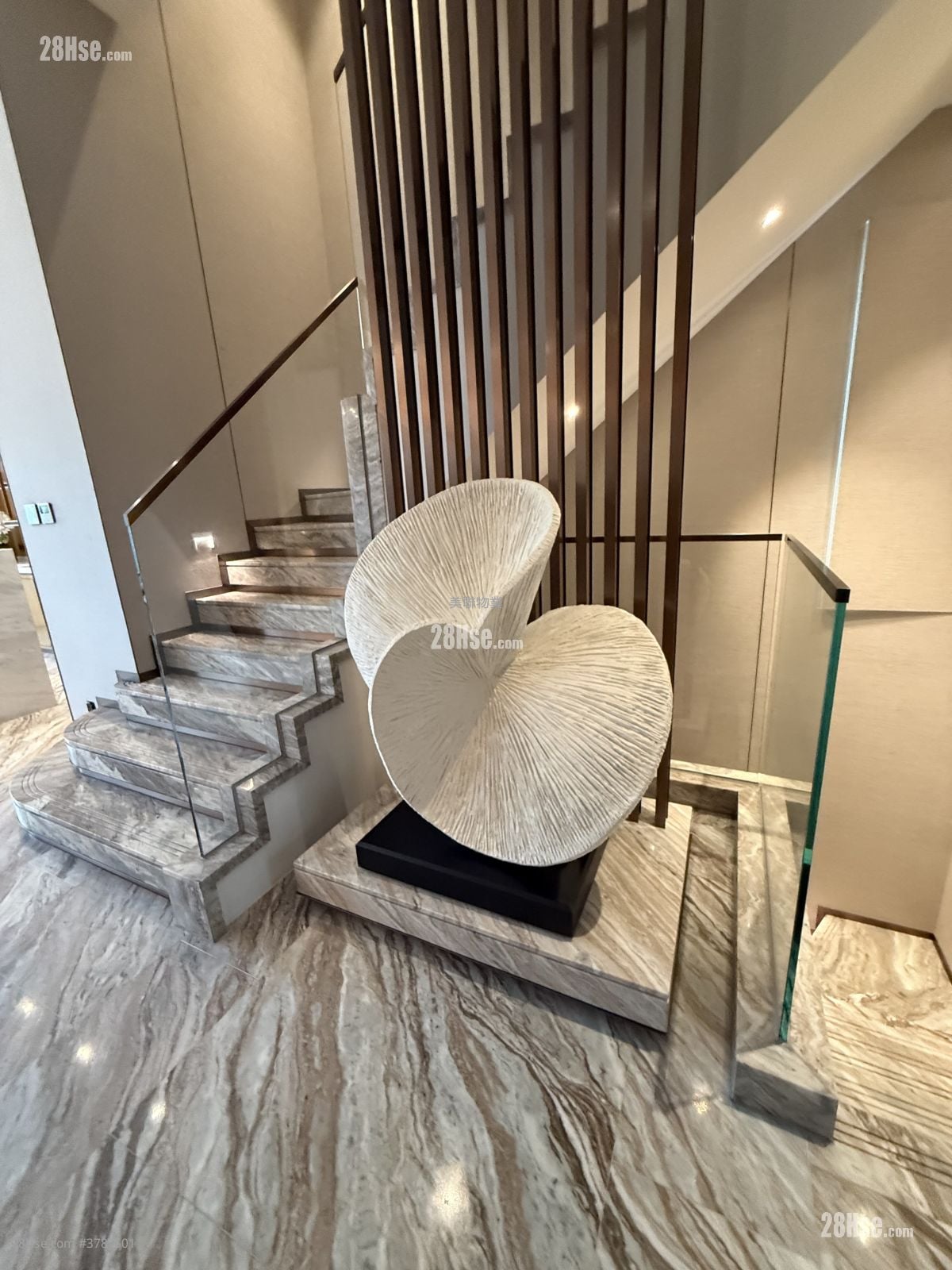 骏岭荟 售盘 5+ 房 3,741 平方尺