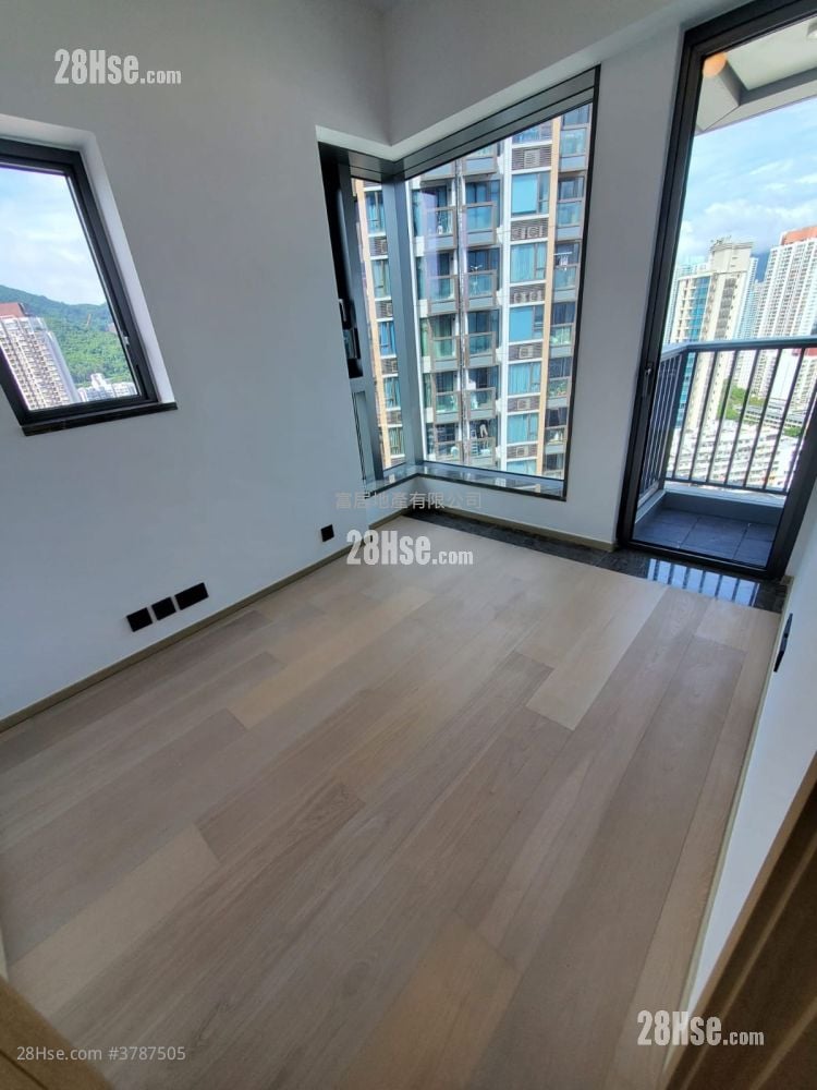 Phase 1B Of The Campton Sell 2 Bedrooms , 1 Bathroom 462 ft²