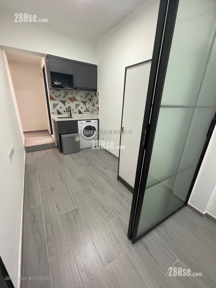 Hanyee Building Rental 2 Bedrooms , 1 Bathroom 180 ft²