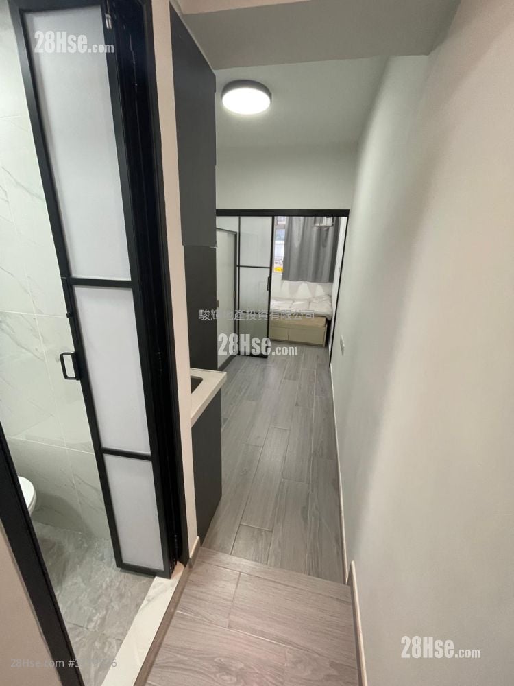 Hanyee Building Rental 2 Bedrooms , 1 Bathroom 180 ft²
