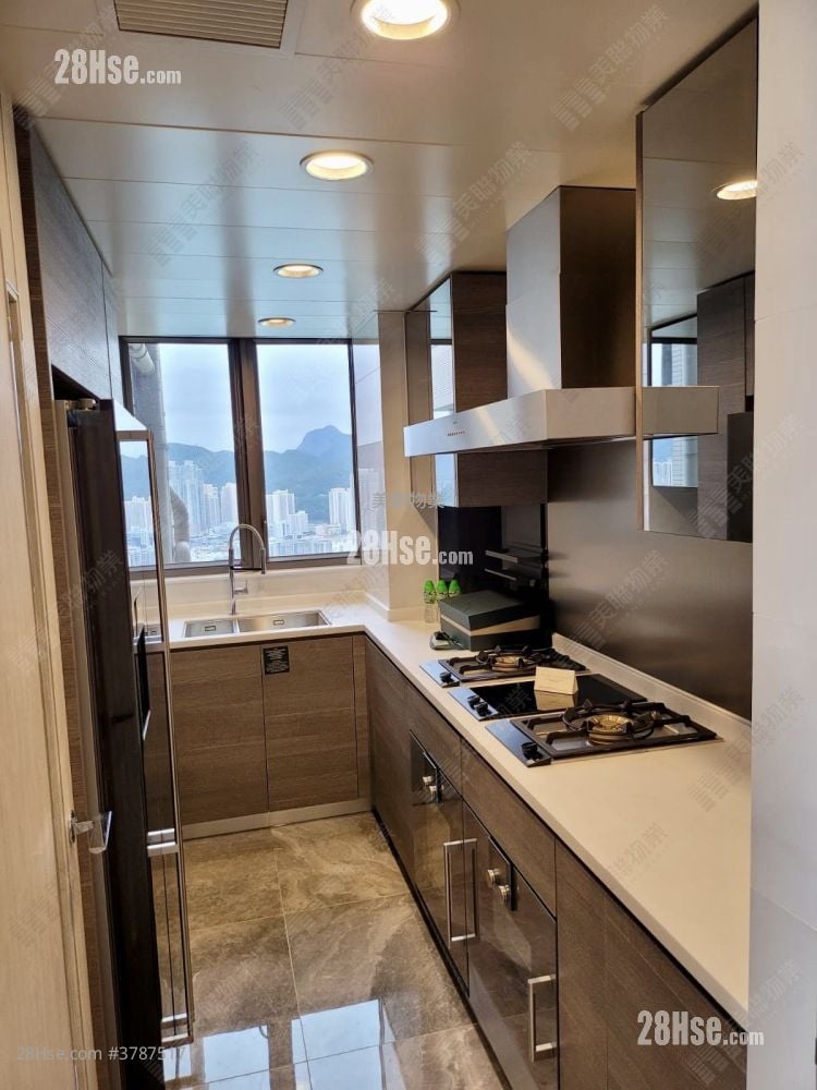 Sea To Sky Sell 4 Bedrooms , 3 Bathrooms 1,077 ft²