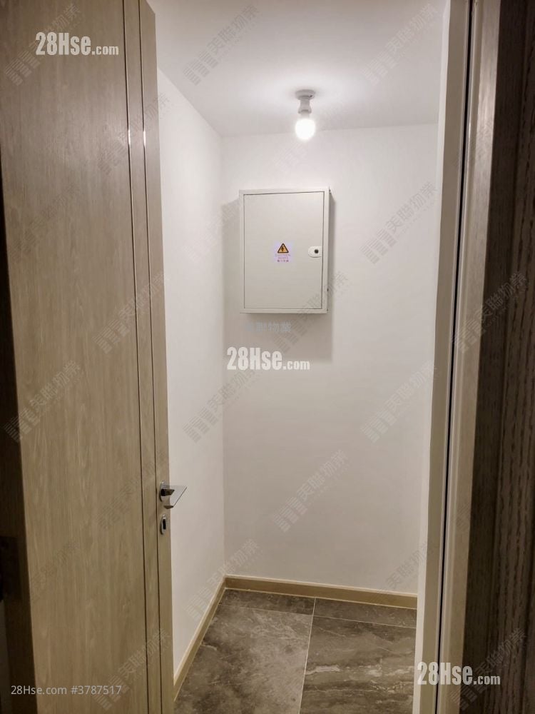 Sea To Sky Sell 4 Bedrooms , 3 Bathrooms 1,077 ft²