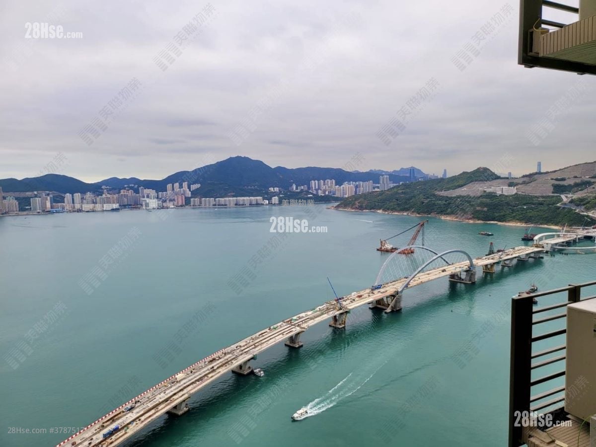 Sea To Sky Sell 4 Bedrooms , 3 Bathrooms 1,077 ft²