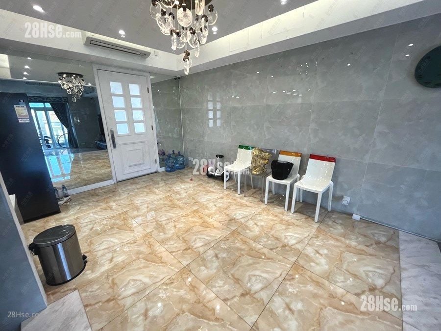 比华利山别墅 售盘 5+ 房 , 3 浴室 1,902 平方尺