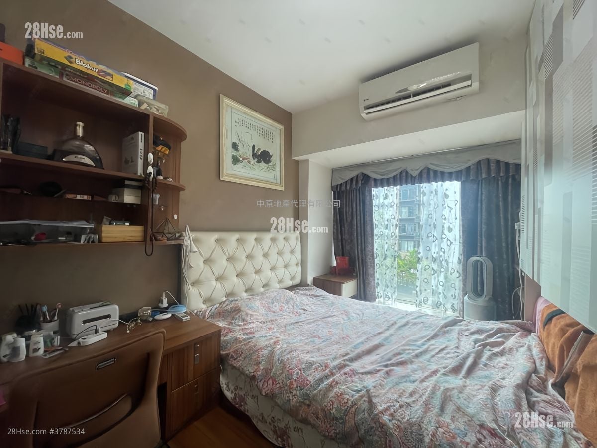 Uptown Sell 4 Bedrooms , 4 Bathrooms 1,576 ft²