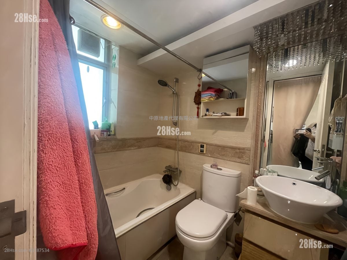 Uptown Sell 4 Bedrooms , 4 Bathrooms 1,576 ft²