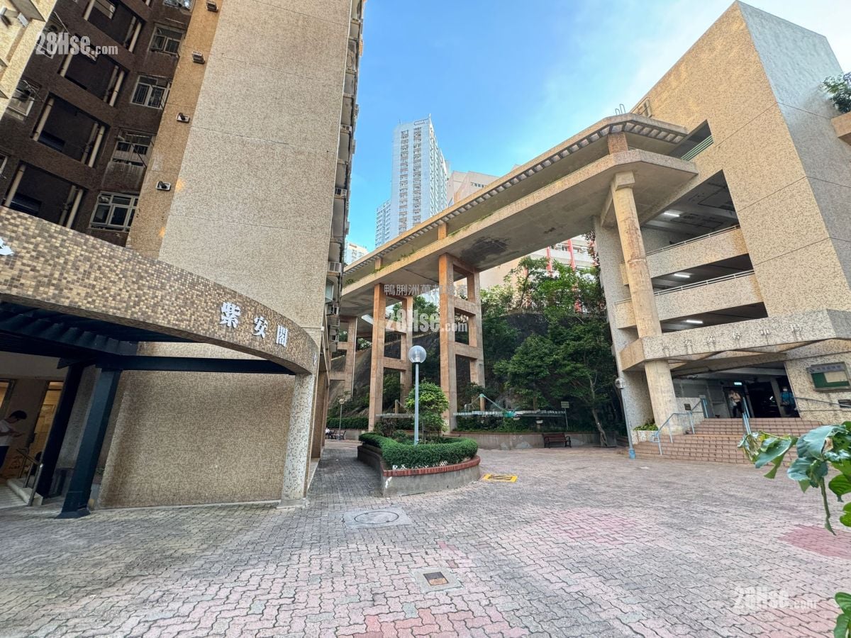 Yue On Court Sell 2 Bedrooms , 1 Bathroom 469 ft²