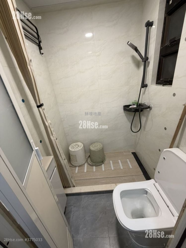 Diamond Building Rental 2 Bedrooms , 1 Bathroom 420 ft²