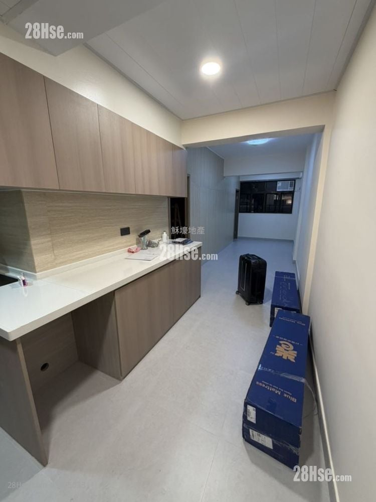 Diamond Building Rental 2 Bedrooms , 1 Bathroom 420 ft²