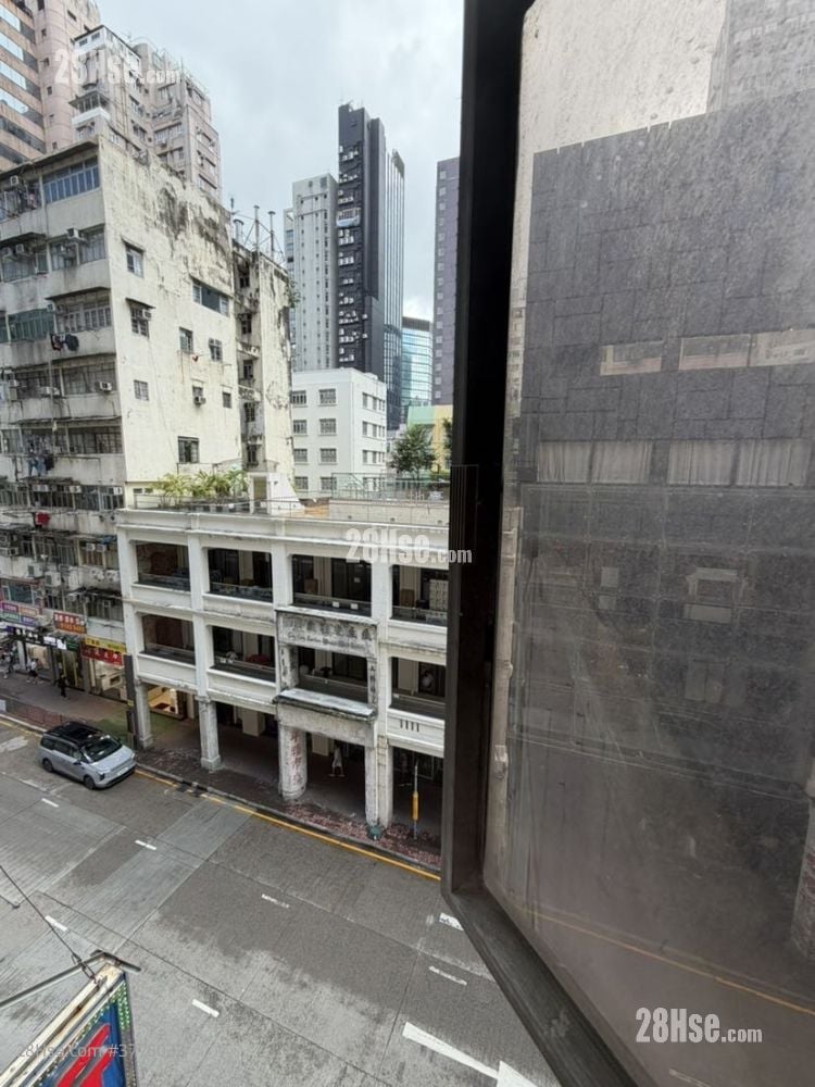 Diamond Building Rental 2 Bedrooms , 1 Bathroom 420 ft²