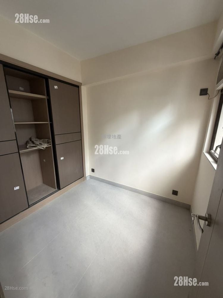 Diamond Building Rental 2 Bedrooms , 1 Bathroom 420 ft²