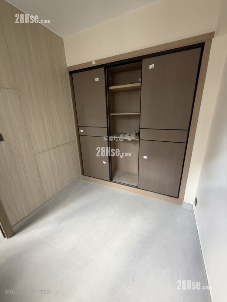 Diamond Building Rental 2 Bedrooms , 1 Bathroom 420 ft²