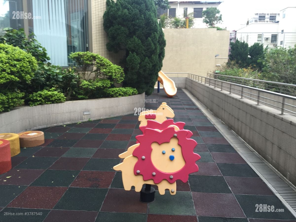 The Bloomsville Sell 3 Bedrooms , 2 Bathrooms 704 ft²