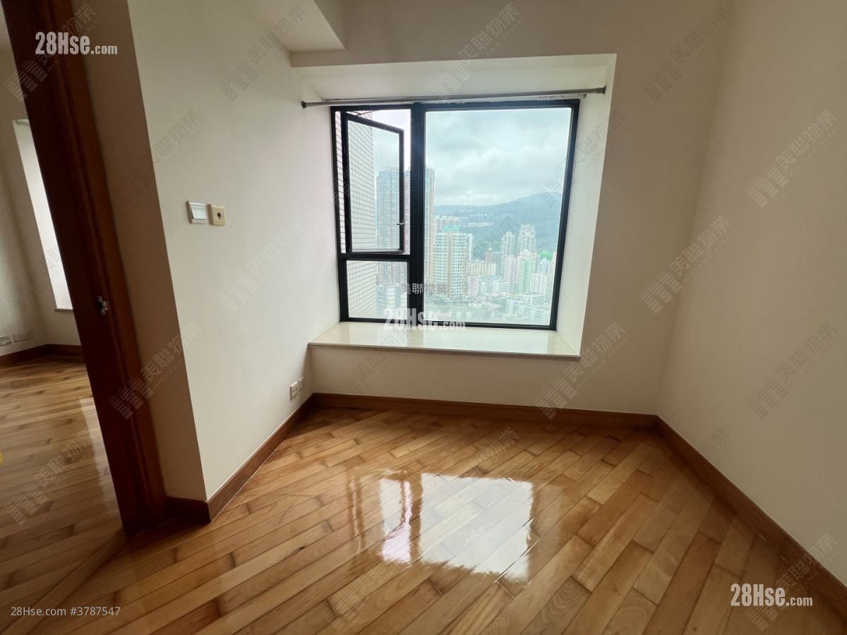 Chelsea Court Rental 3 Bedrooms , 1 Bathroom 554 ft²