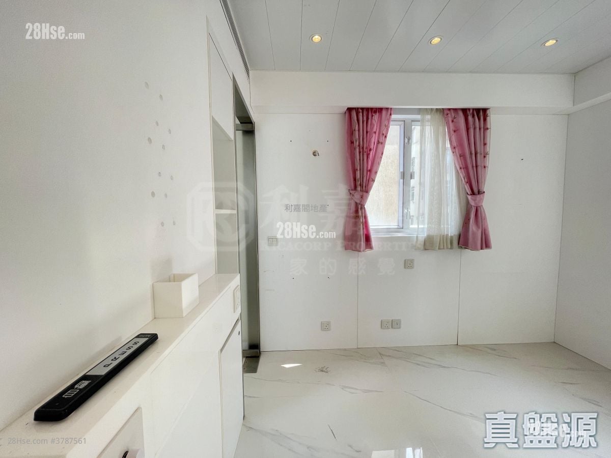 Healthy Gardens Sell 2 Bedrooms , 1 Bathroom 456 ft²