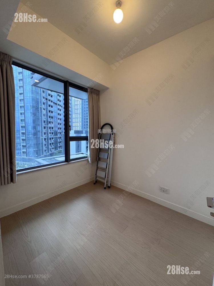 Monaco One Rental 326 ft²