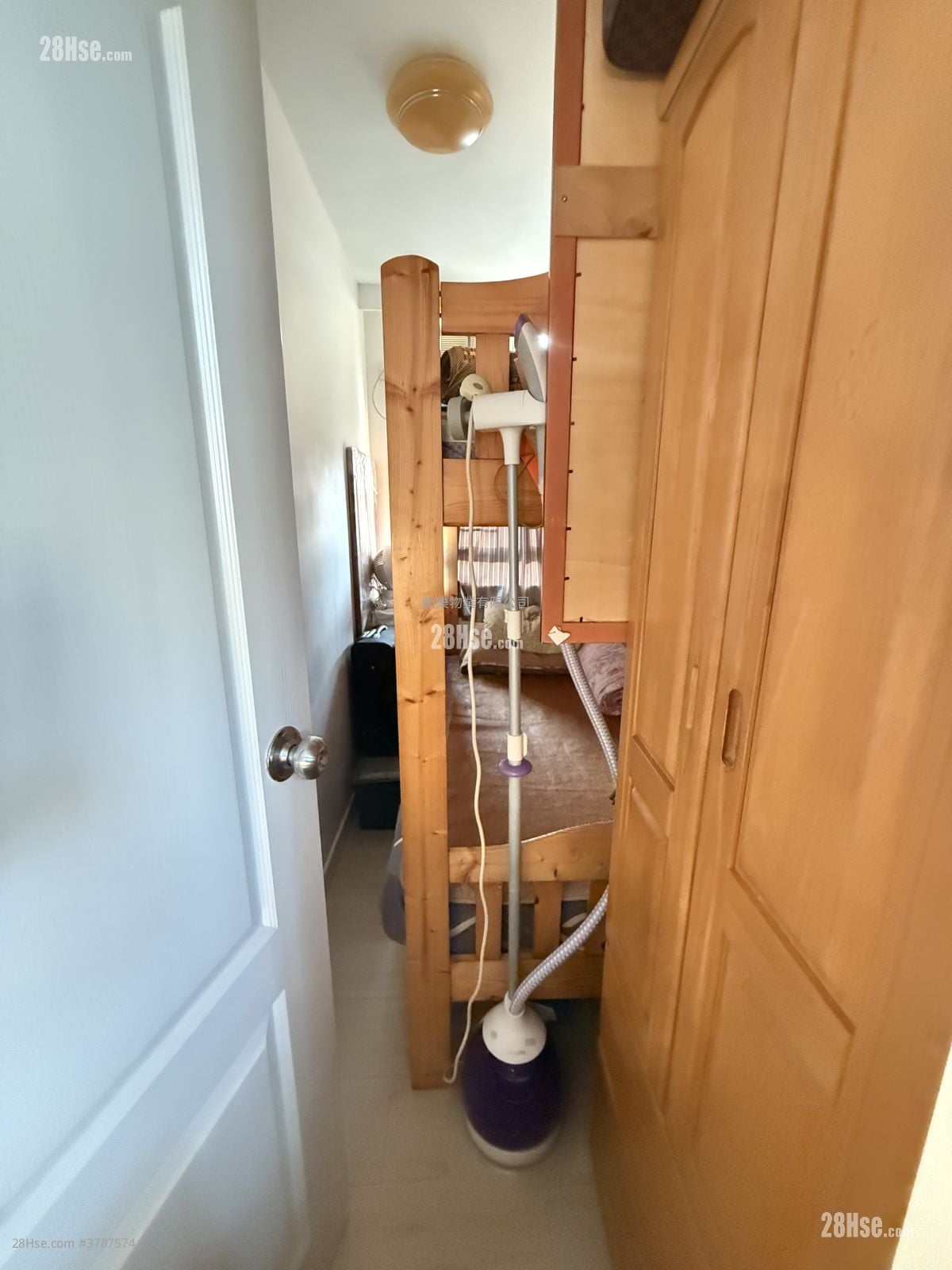 Kwai Chun Court Sell 3 Bedrooms , 1 Bathroom 645 ft²